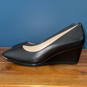 Cole Haan | Grand Ambition Wedge Pump | Black -7.5